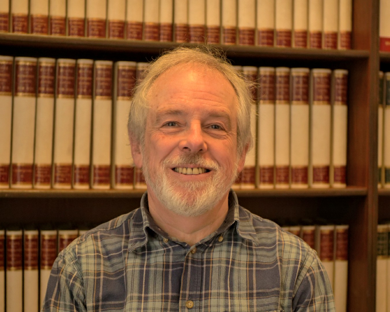 Faculty headshot of Rev Mike Rattenbury